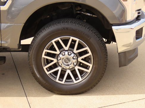 Used 2019 Ford F250 Lariat w/ Lariat Ultimate Package image 9