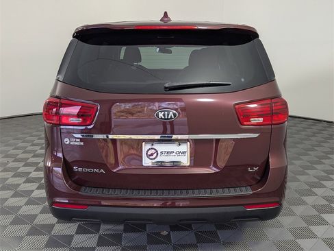 Used 2020 Kia Sedona LX image 6