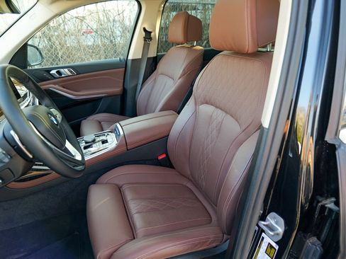Used 2024 BMW X7 xDrive40i w/ Climate Comfort Package AWD/4WD image 22