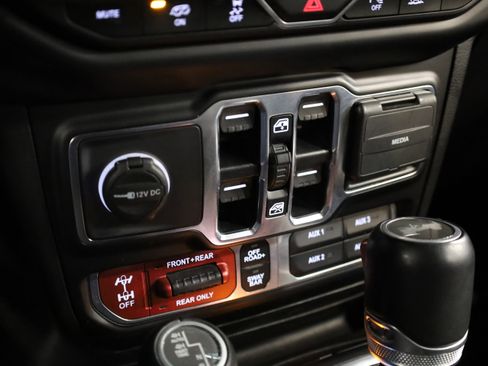 Used 2021 Jeep Wrangler Unlimited Rubicon w/ Trailer Tow Package image 31