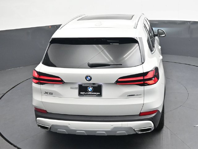 Certified 2024 BMW X5 xDrive40i w/ Parking Assistance Package AWD/4WD image 27