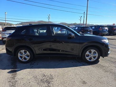 Used 2025 Honda HR-V LX image 6