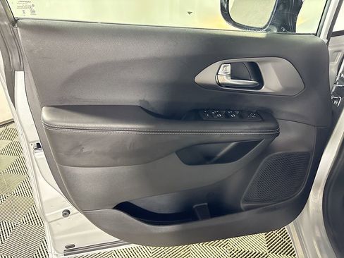 New 2026 Chrysler Voyager LX image 10