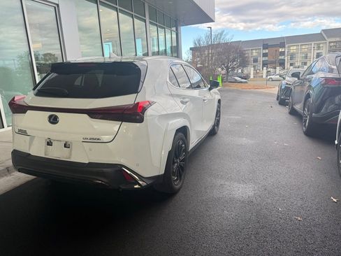 Used 2022 Lexus UX 250h F Sport image 5