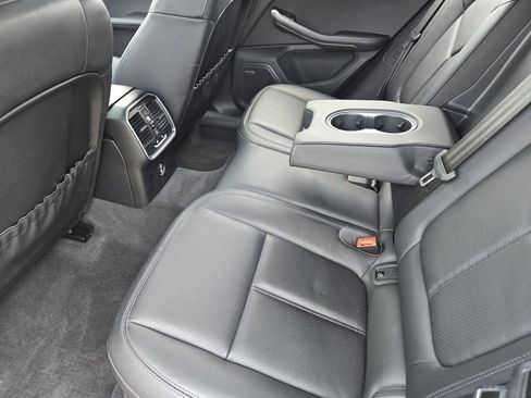 Used 2023 Porsche Macan image 40