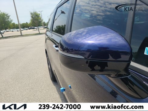 New 2026 Kia Carnival EX FWD image 8