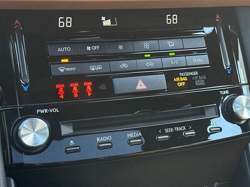 Used 2025 Lexus IS 300 F Sport image 21