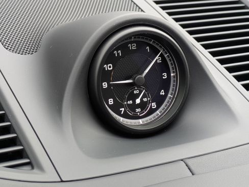 New 2026 Porsche Macan image 21