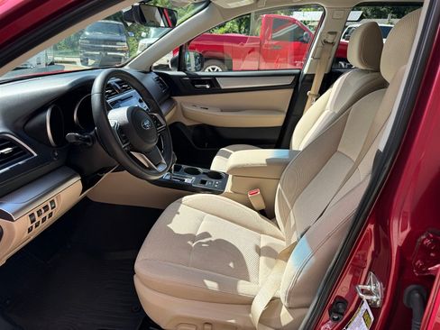 Used 2019 Subaru Outback 2.5i Premium AWD/4WD image 7