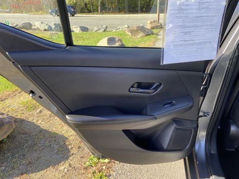 Used 2024 Nissan Sentra SV image 24