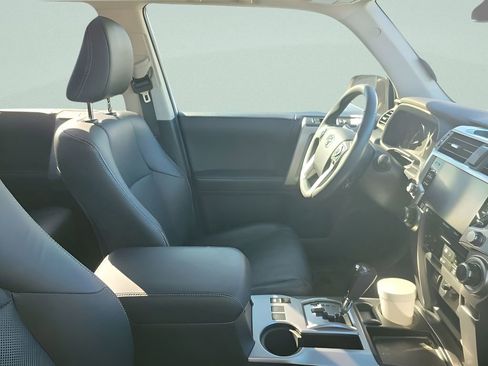 Used 2022 Toyota 4Runner Limited image 9