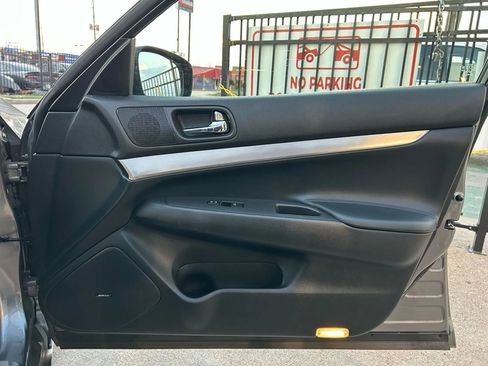 Used 2012 INFINITI G37 Journey w/ Premium Pkg image 15