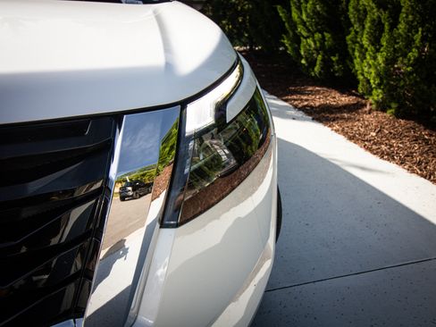 Used 2025 Nissan Pathfinder SV AWD/4WD image 5
