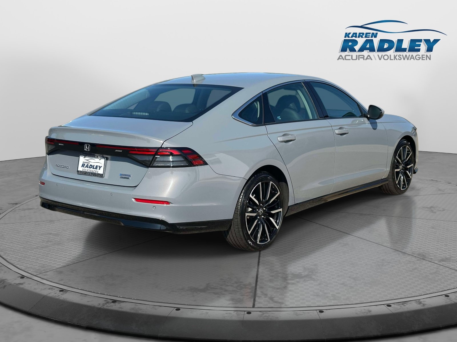 Used 2025 Honda Accord Touring image 2