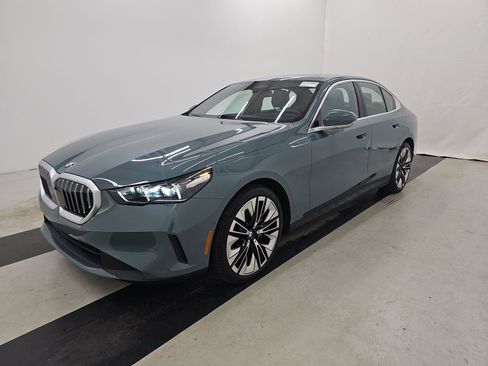 Used 2026 BMW 540i xDrive AWD/4WD image 2