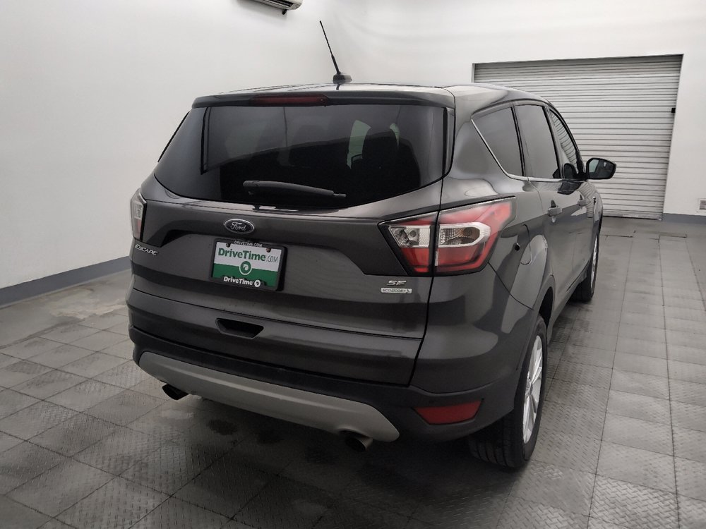 Used 2017 Ford Escape SE FWD image 7