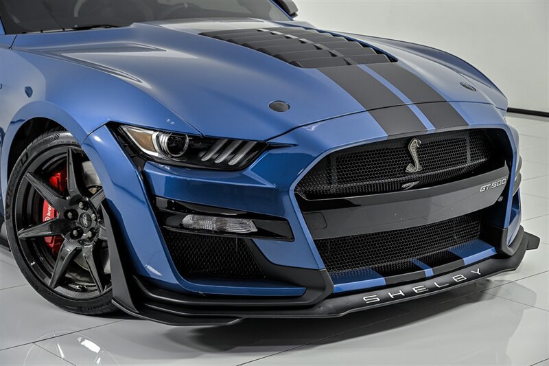 Used 2021 Ford Mustang Shelby GT500 w/ Carbon Fiber Track Pack RWD image 2