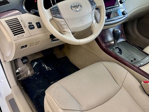 Used 2011 Toyota Avalon FWD image 13