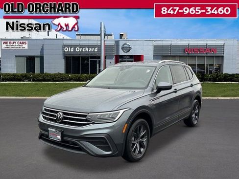 Used 2023 Volkswagen Tiguan SE AWD/4WD image 1