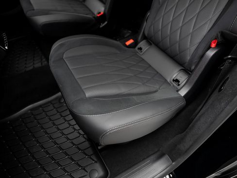 Used 2025 Mercedes-Benz GLS 63 AMG 4MATIC image 79