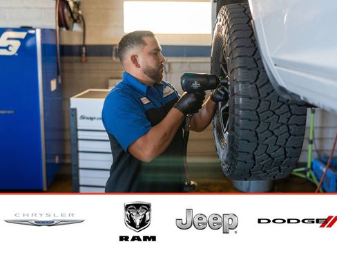 Used 2019 Jeep Grand Cherokee Altitude RWD image 7
