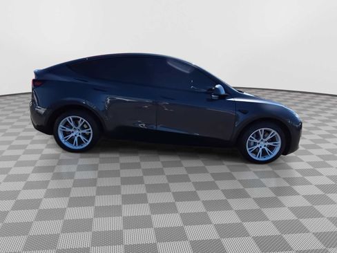 Used 2024 Tesla Model Y Long Range AWD/4WD image 9