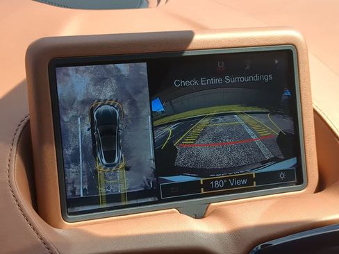 Used 2020 Aston Martin V8 Vantage Coupe image 25