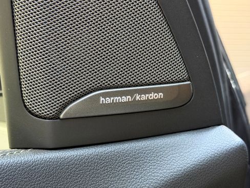 Used 2020 BMW X7 xDrive40i w/ Premium Package image 28