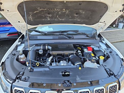 Used 2024 Jeep Compass Limited image 33