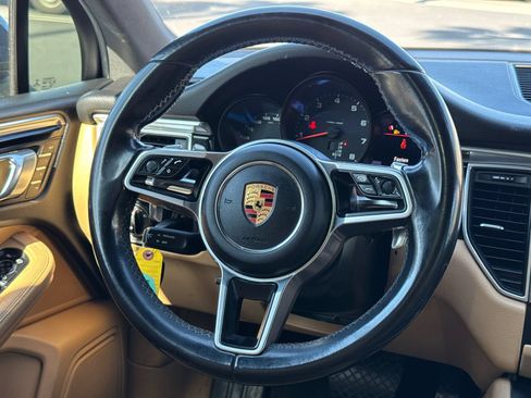 Used 2017 Porsche Macan AWD/4WD image 13
