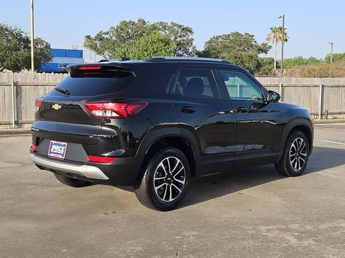 Used 2025 Chevrolet TrailBlazer LT FWD image 5