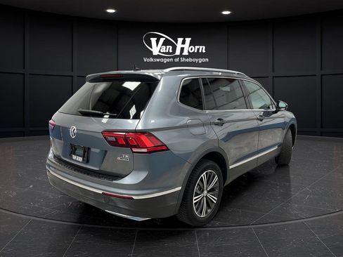 Used 2018 Volkswagen Tiguan SEL image 3