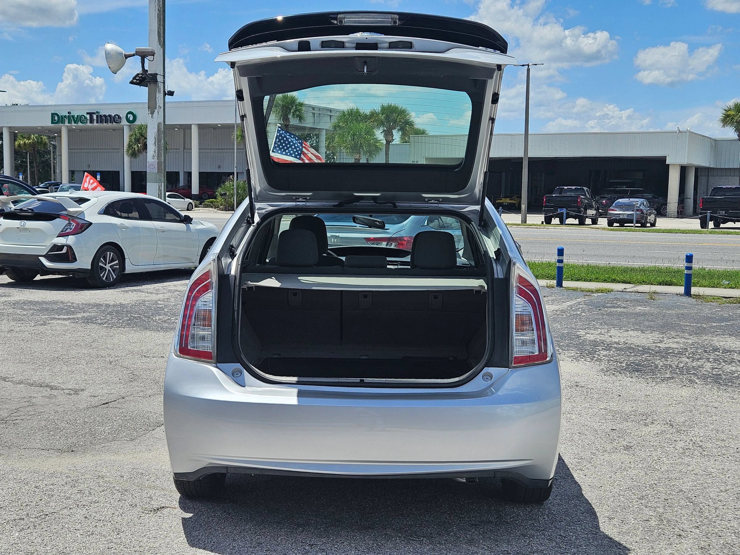 Used 2014 Toyota Prius Two FWD image 12
