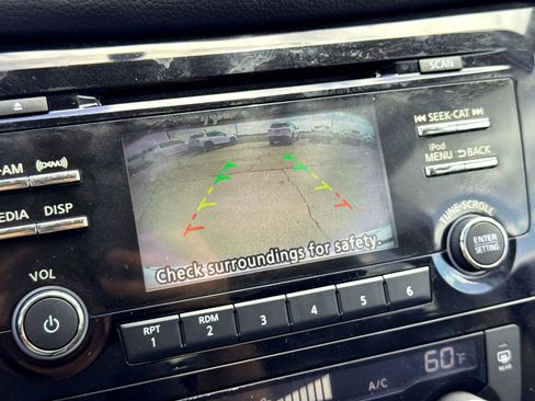 Used 2017 Nissan Rogue SV FWD image 28