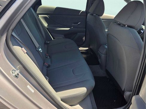 Used 2024 Hyundai Elantra SE FWD image 13