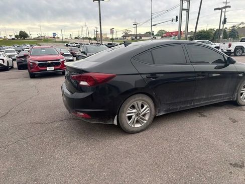 Used 2019 Hyundai Elantra SEL FWD image 16
