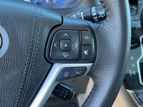 Used 2018 Toyota Sienna XLE w/ XLE Navigation Package image 13