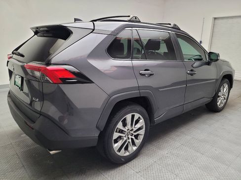Used 2020 Toyota RAV4 XLE Premium w/ Carpet Mat Package FWD image 9