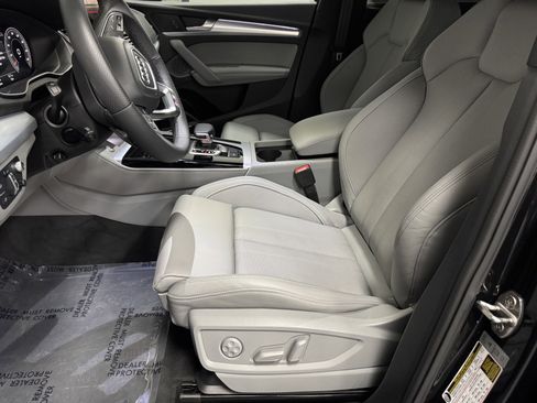 Used 2025 Audi Q5 Prestige w/ Prestige Package image 23