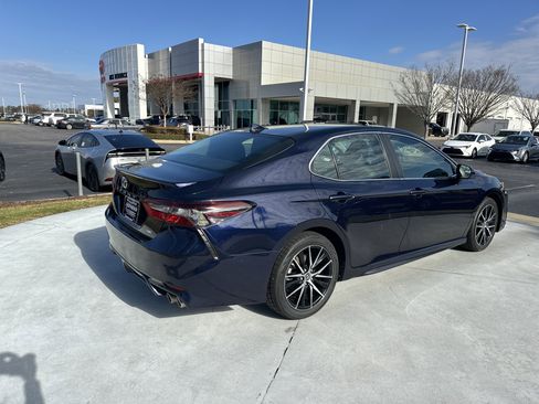 Certified 2021 Toyota Camry SE image 10