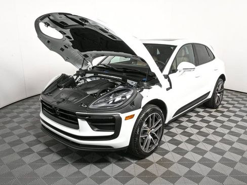 Certified 2026 Porsche Macan image 34