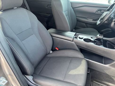 Used 2024 Nissan Rogue S image 34