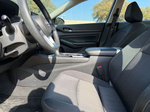 Used 2025 Nissan Altima 2.5 SV image 27