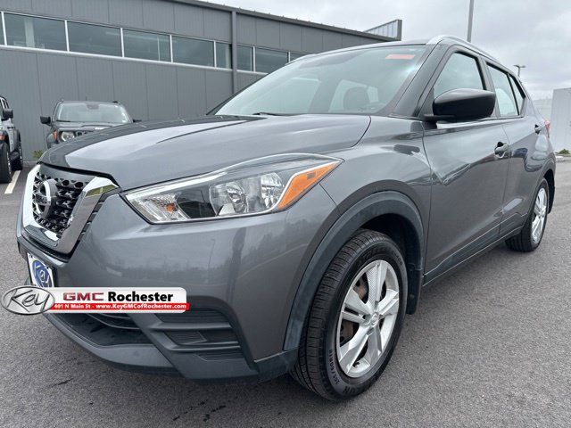 Used 2019 Nissan Kicks S FWD image 1