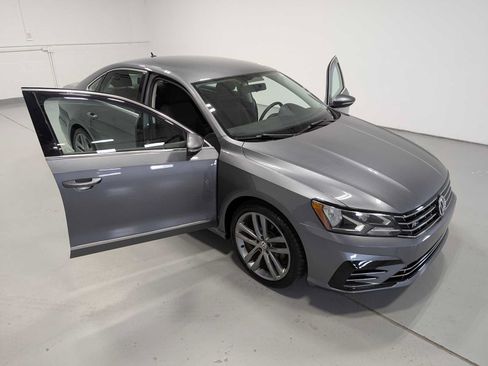 Used 2016 Volkswagen Passat 1.8T R-Line FWD image 16