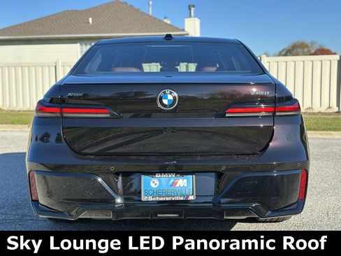 Used 2025 BMW 740i xDrive w/ Executive Package image 8