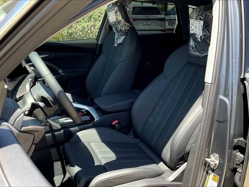 New 2025 Audi Q5 Prestige image 9