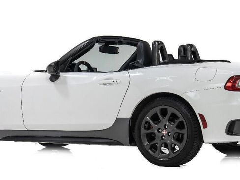 Used 2017 FIAT 124 Spider Abarth image 4