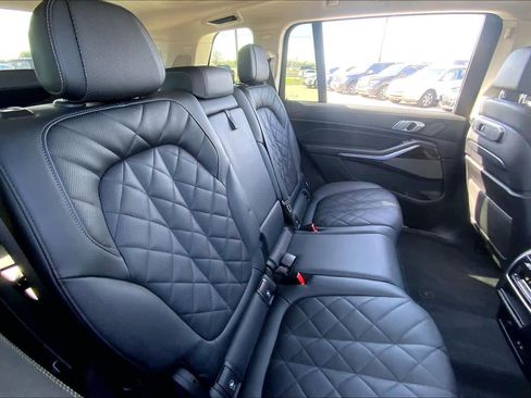 Used 2024 BMW X7 xDrive40i image 19