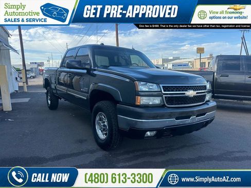 Used 2005 Chevrolet Silverado 2500 LT w/ Heavy-Duty Power Package RWD image 2